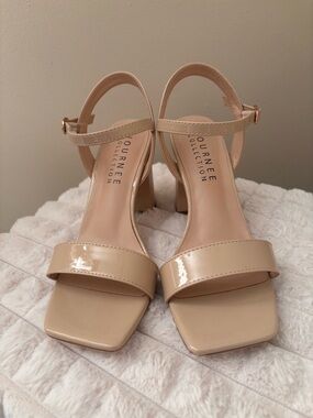 Journee Collection Beige Patent Block Heel Sandals